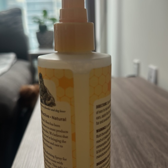 Burt’s bees for dog’s deodorizing spray - Picture 2 of 2